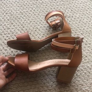 tan heels